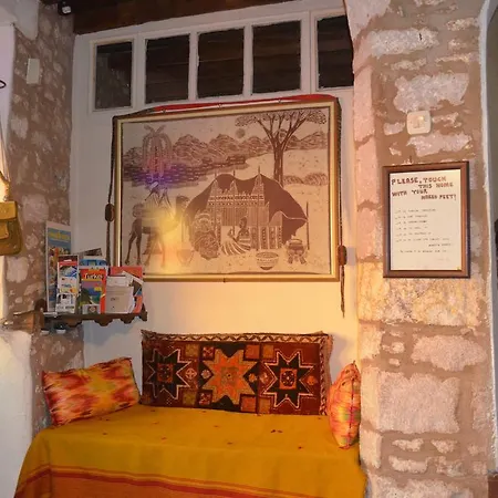 Taksiyarhis