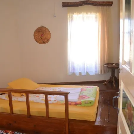 Taksiyarhis 3* Ayvalik