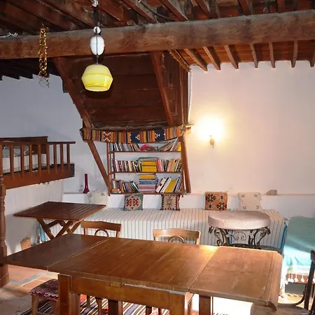 Taksiyarhis Ayvalik