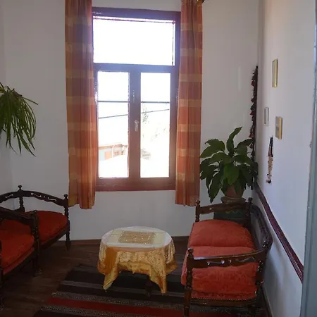 Taksiyarhis Guest house Ayvalik
